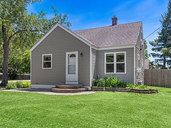 2nd image of 5806 Lake Michigan Dr