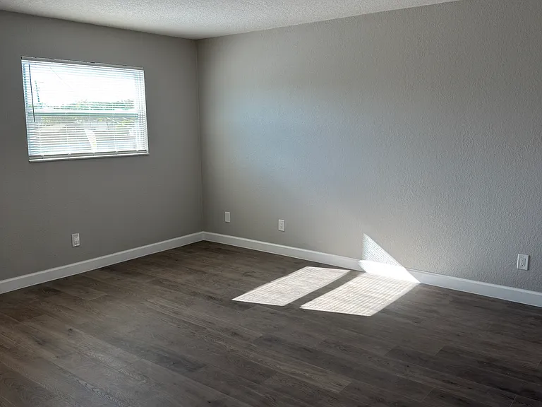 8443 N Grady Ave — Photo 15