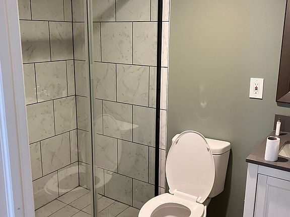 4th image of 6400 Malvern Ave #3