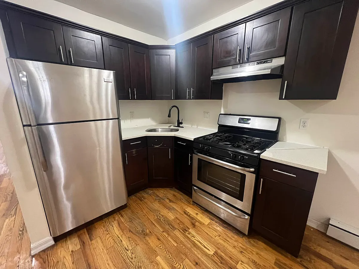 Building Photo - 72 Buffalo Ave #1R
