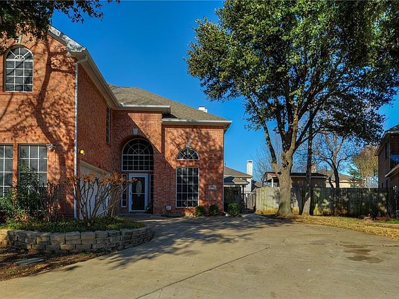 4th image of 2704 Water Oak Dr