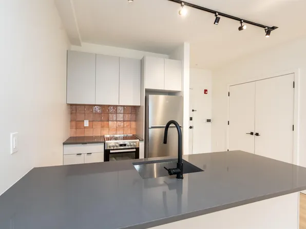 328 Pacific Avenue 302 image 2 of 27