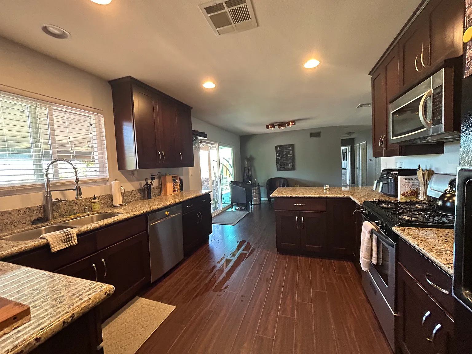 3 bed, 1640 sqft, $1,700 — Photo 4