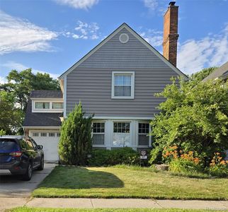112 Emmons Blvd, Wyandotte, MI, 48192