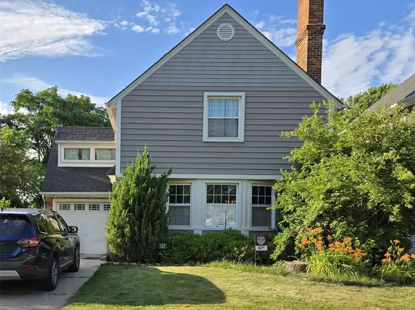 112 Emmons Blvd, Wyandotte, MI 48192