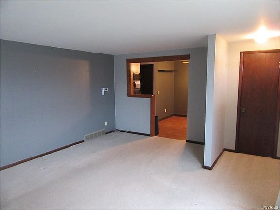 4th image of 300 Claudette Ct