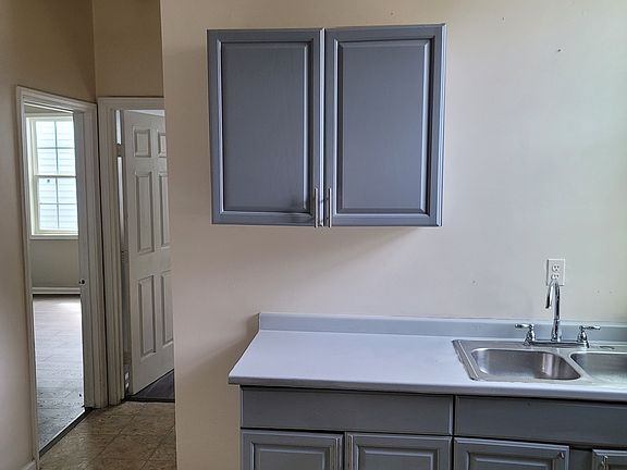 3rd image of 2640 Dabadie St #B1-7