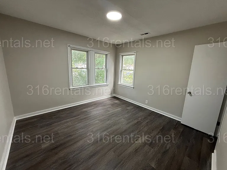 2301 S Laura Ave — Photo 4