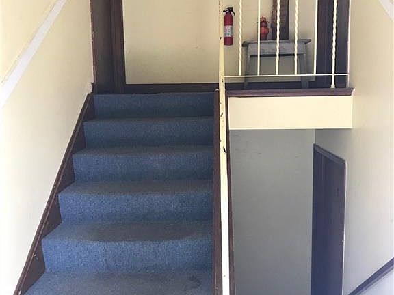 4th image of 298 Robert Dr