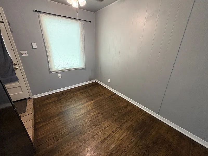 3 bed, 1.0 bath, 864 sqft, $1,200 — Photo 4