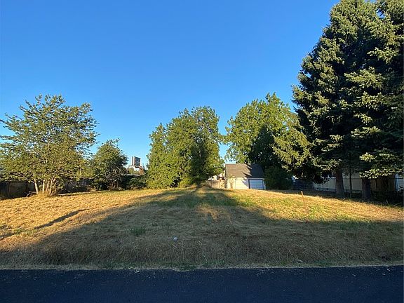 4th image of 93 XX 17th Avenue E