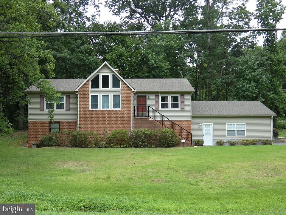 1st image of 1000 Columbus Dr
