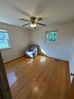 5th image of 755 Spruce St