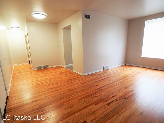 2nd image of 3821 Itaska St APT 11