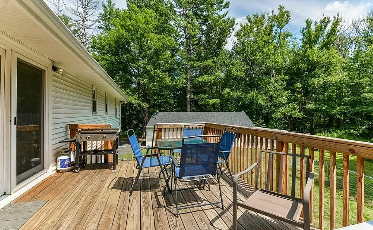 5 bed, 1394 sqft, $2,900 — Photo 4