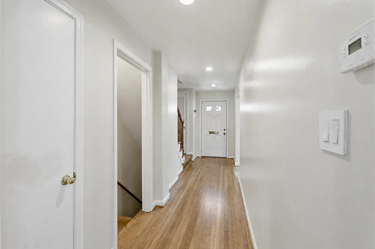 3 bed, 1386 sqft, $3,850 — Photo 2