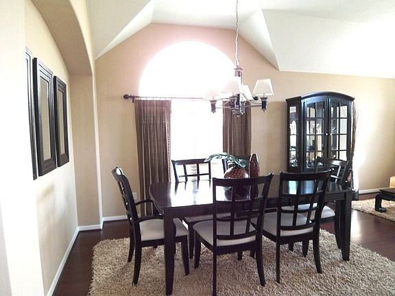 CLOSE-UP OF DINING ROOM
