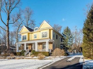 74 Heights Rd, Allendale, NJ 07401