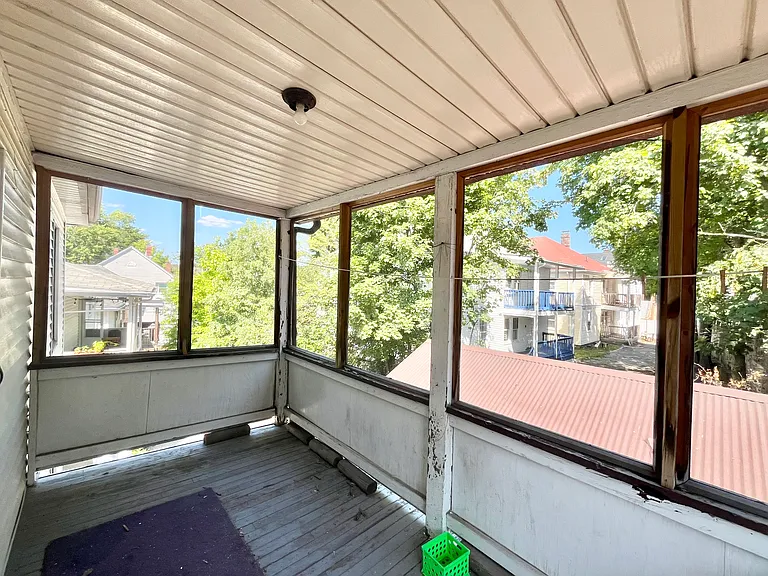 292 Foster St — Photo 14