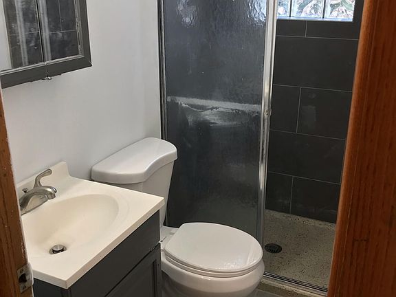 4th image of 5851 N Washtenaw Ave Floor 1S