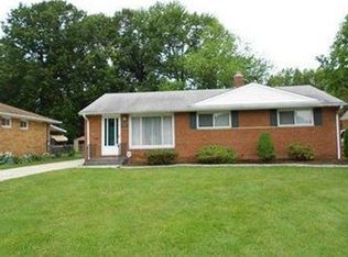4070 W 212th St, Fairview Park, OH