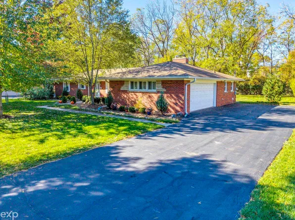 21017 Westfarm Ln, Northville, MI 48167