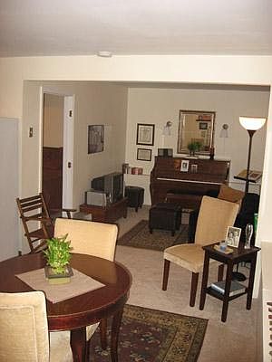 4th image of 202 Rollingbrook Way #B