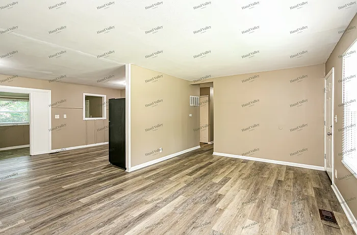 6401 E 44th Pl — Photo 3