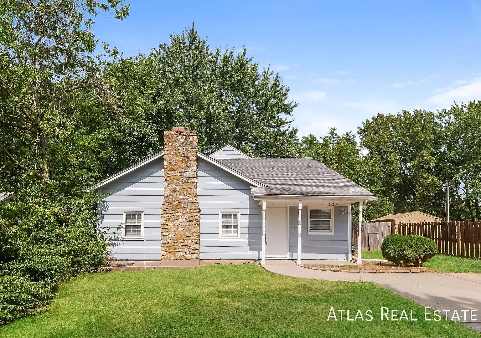 Coming Soon!! Beautiful Home For Rent In Historic Independence! — Photo 1