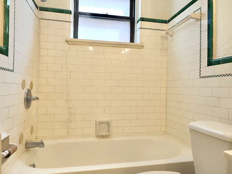 Apartments On Academy — Photo 11