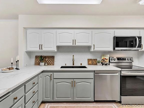 5th image of 2600 Torrey Pines Rd APT B17