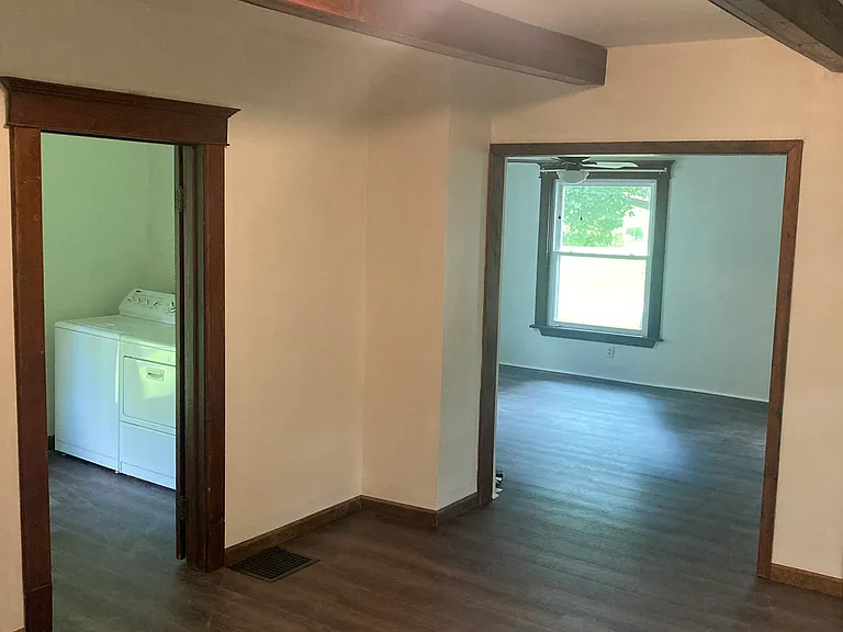 9816 Bateman Ave — Photo 14