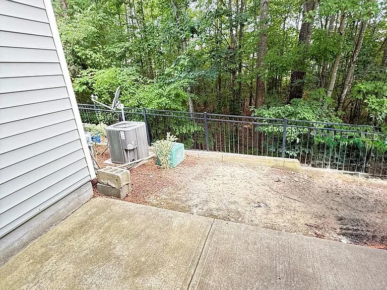 8527 Quarton Dr — Photo 28
