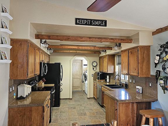 Kitchen & Laundry