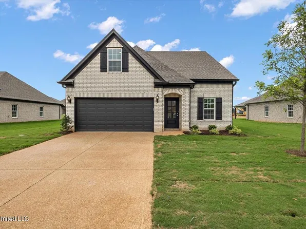 2098 Dela Dr, Southaven, MS 38672