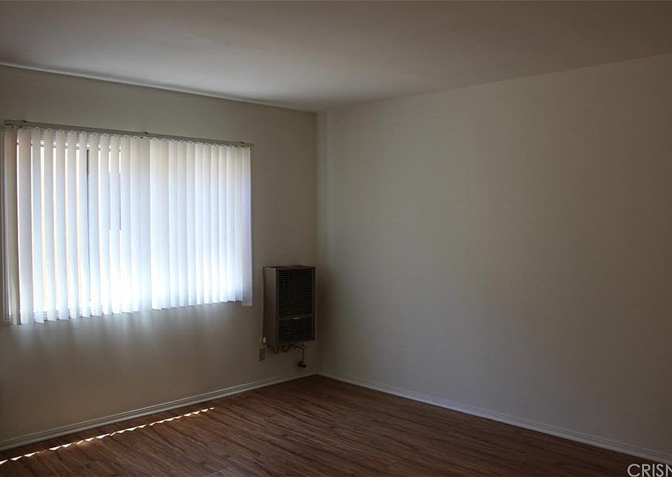 1st image of 4907 Beverly Blvd APT 14