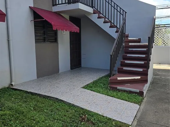 2313 Universidad #9, Ponce, PR 00717