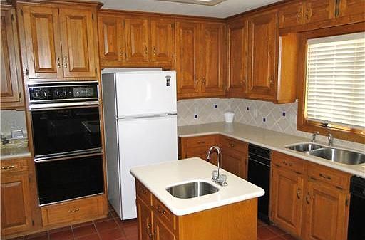 4th image of 302 Chimney Hill Dr