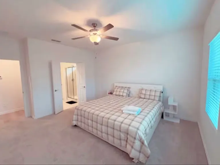 514 Clover Creek Dr — Photo 11