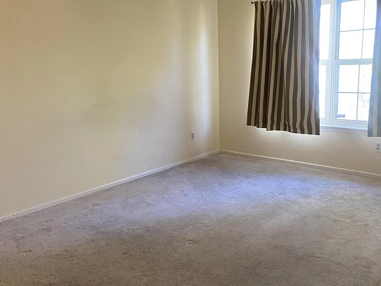 887 Crimson Ct — Photo 9