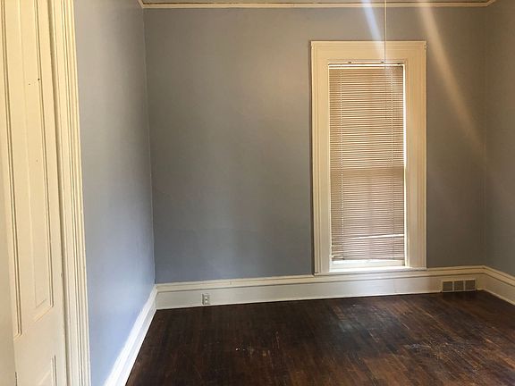 3rd image of 802 W Kalamazoo Ave APT 3
