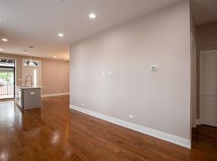 2340 W 21st St APT 2, Chicago, IL 60608