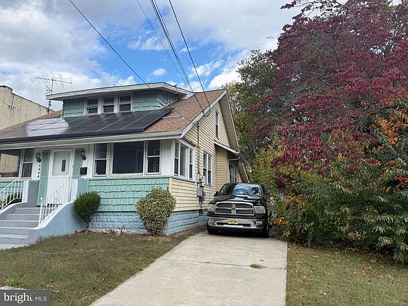 3rd image of 2404 42nd St