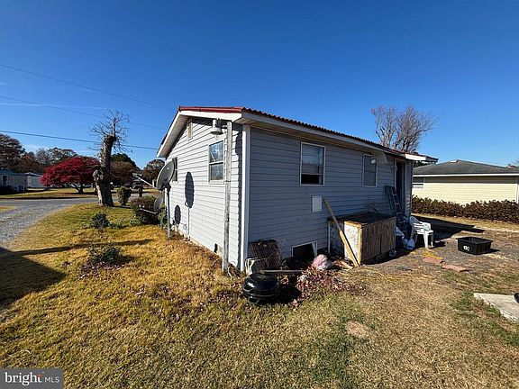 3rd image of 26897 William Street Rd