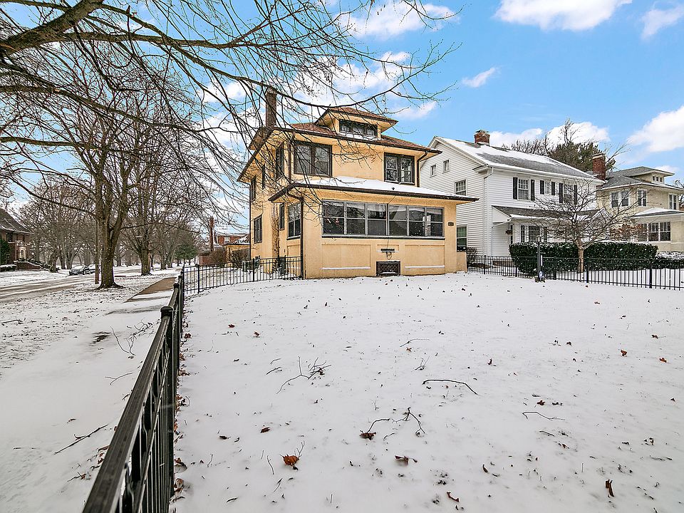 1st image of 997 S Evergreen Ave