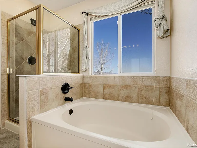 9865 Falcon Ln — Photo 17