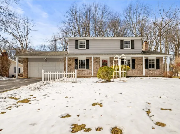 19 Brookside Dr, Fairport, NY 14450