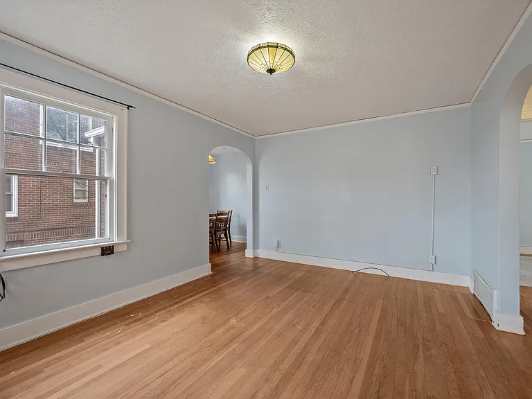 321 E 2nd Ave — Photo 4
