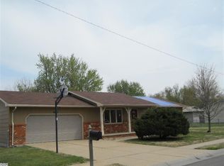 2602 N Brentwood St, Hutchinson, KS 67502