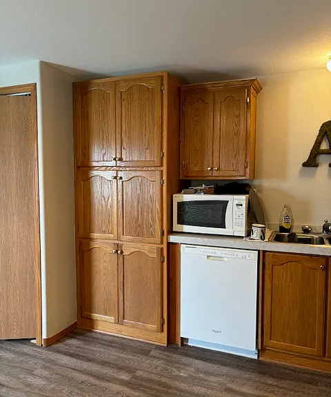 261 E Lake Dr #B — Photo 3